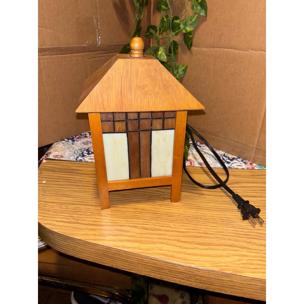 Mission Style Wood Stained Glass Pagoda Accent Lamp Arts & Crafts Lantern 10.5"